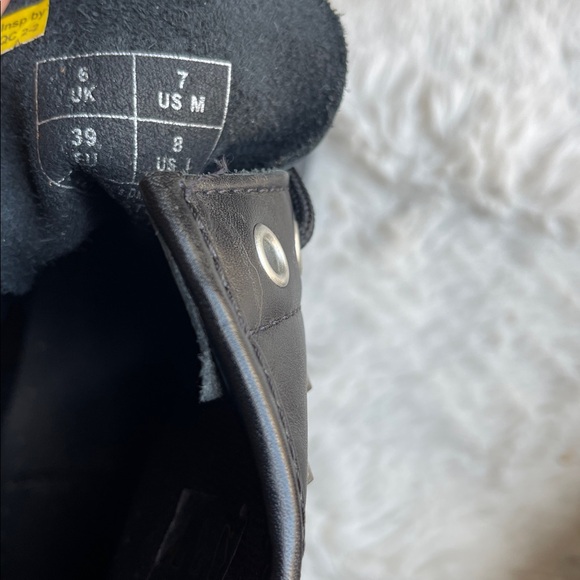 Dr Martens 1460 Stud Studded Black Ankle Boots size men’s 7 women’s 8 - Picture 8 of 11